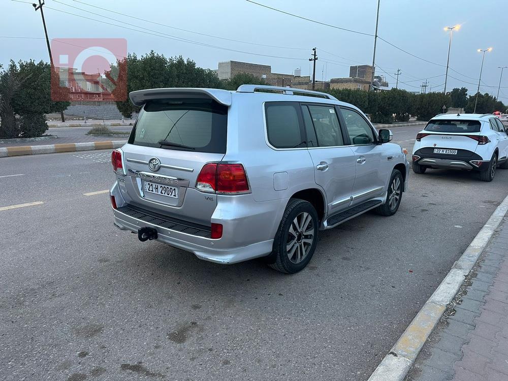 تويوتا لاندكروزر